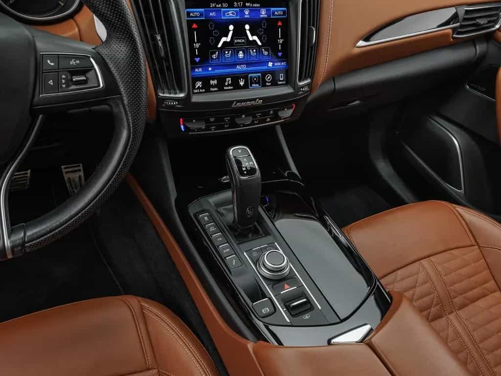 Maserati Levante GTS PANO + PIENO FIORE 12/2020-photo-13