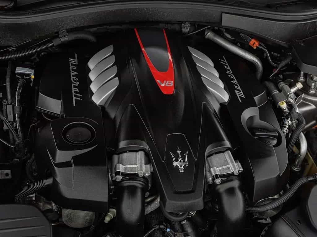 Maserati Levante GTS PANO + PIENO FIORE 12/2020-photo-26