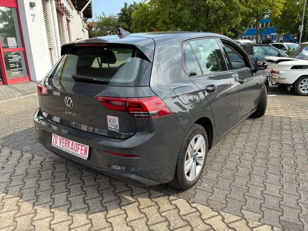 Volkswagen Golf VIII Lim. Life 06/2022-photo-2