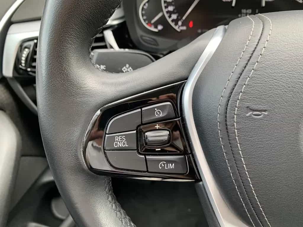 BMW 520 i Limousine Voll-LED+Navi+Klimaaut+Sitzhzg 10/2018-photo-16