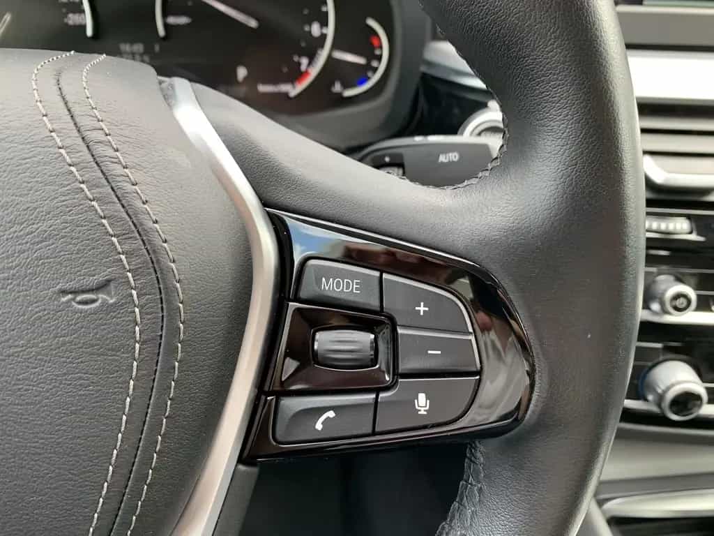 BMW 520 i Limousine Voll-LED+Navi+Klimaaut+Sitzhzg 10/2018-photo-17