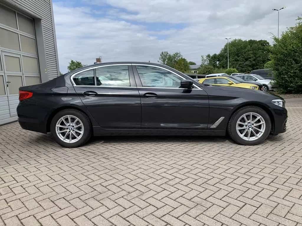 BMW 520 i Limousine Voll-LED+Navi+Klimaaut+Sitzhzg 10/2018-photo-3