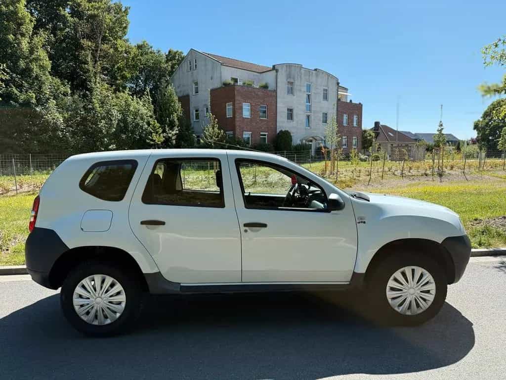 Dacia Duster 1.6l 105PS SUV 1. Hand TÜV & ... 07/2014-photo-1