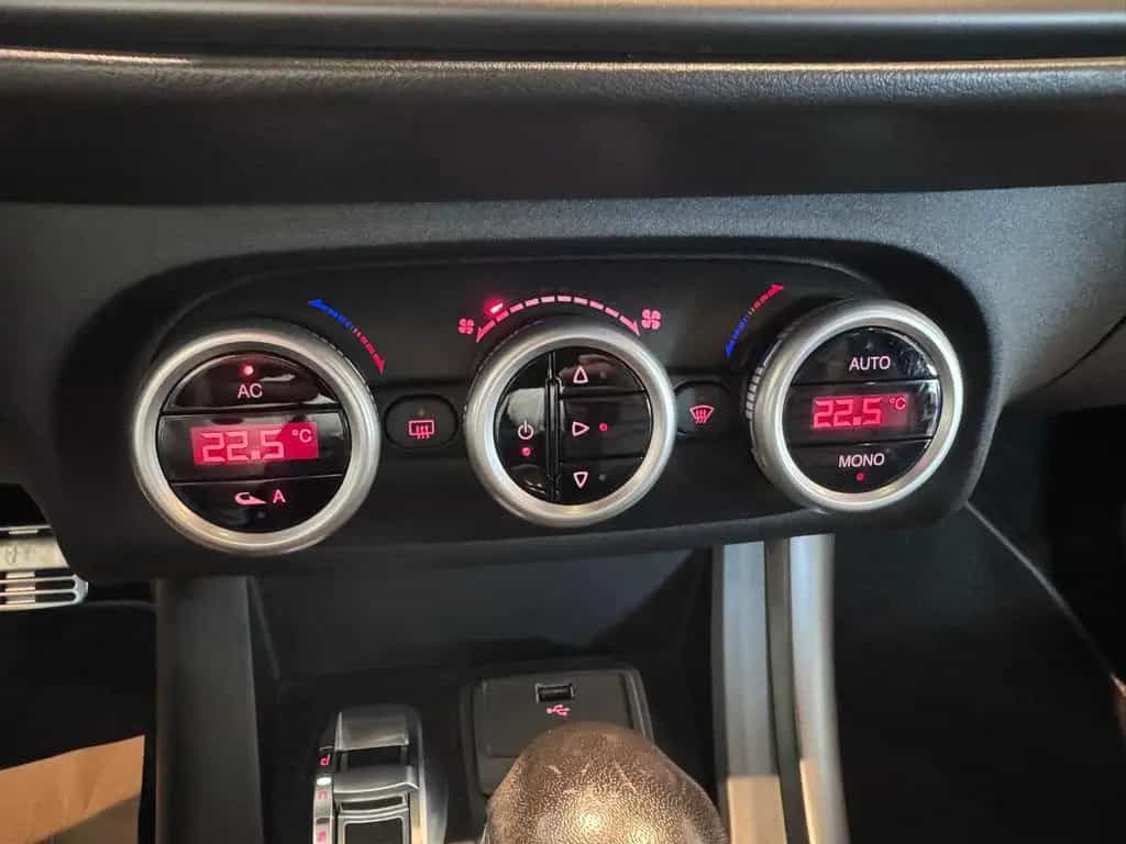 Alfa Romeo Giulietta Quadrifoglio Verde Xe 2Jahre Garantie 03/2015-photo-27