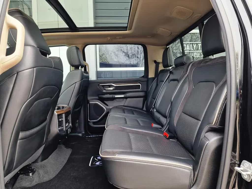 Dodge RAM 1500 5.7 4x4 Laramie Memory AHK Pano LED 09/2021-photo-21