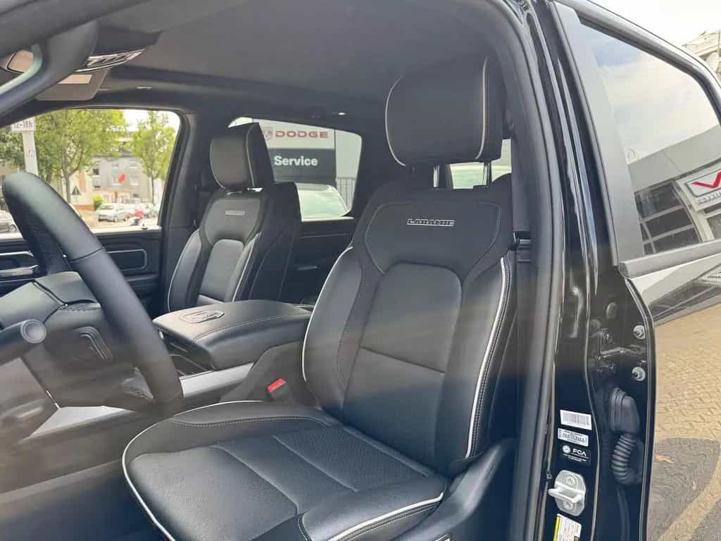 Dodge RAM 1500 Laramie Night + Luftfederung + elektr. 09/2025-photo-16