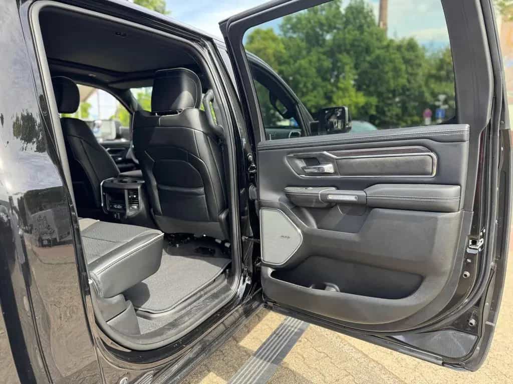 Dodge RAM 1500 Laramie Night + Luftfederung + elektr. 09/2025-photo-21