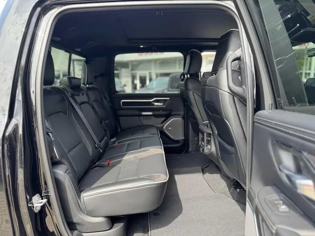 Dodge RAM 1500 Laramie Night + Luftfederung + elektr. 09/2025-photo-22