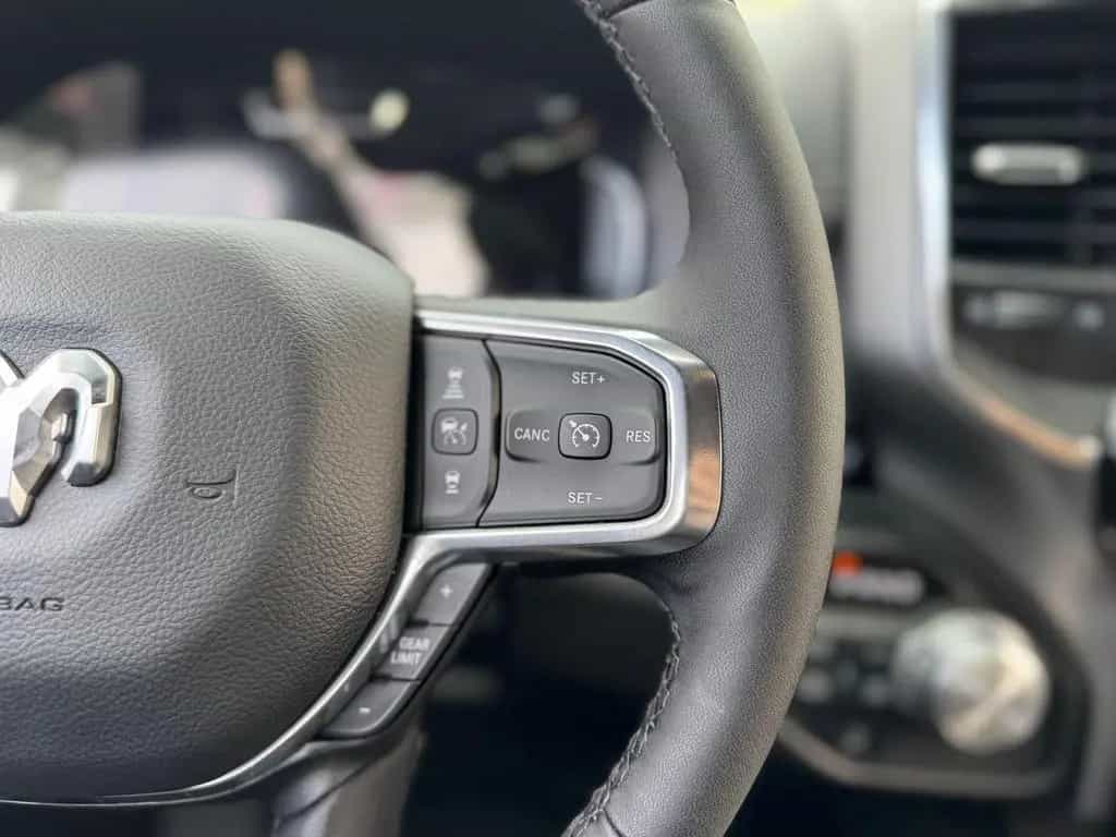 Dodge RAM 1500 Laramie Night + Luftfederung + elektr. 09/2025-photo-26