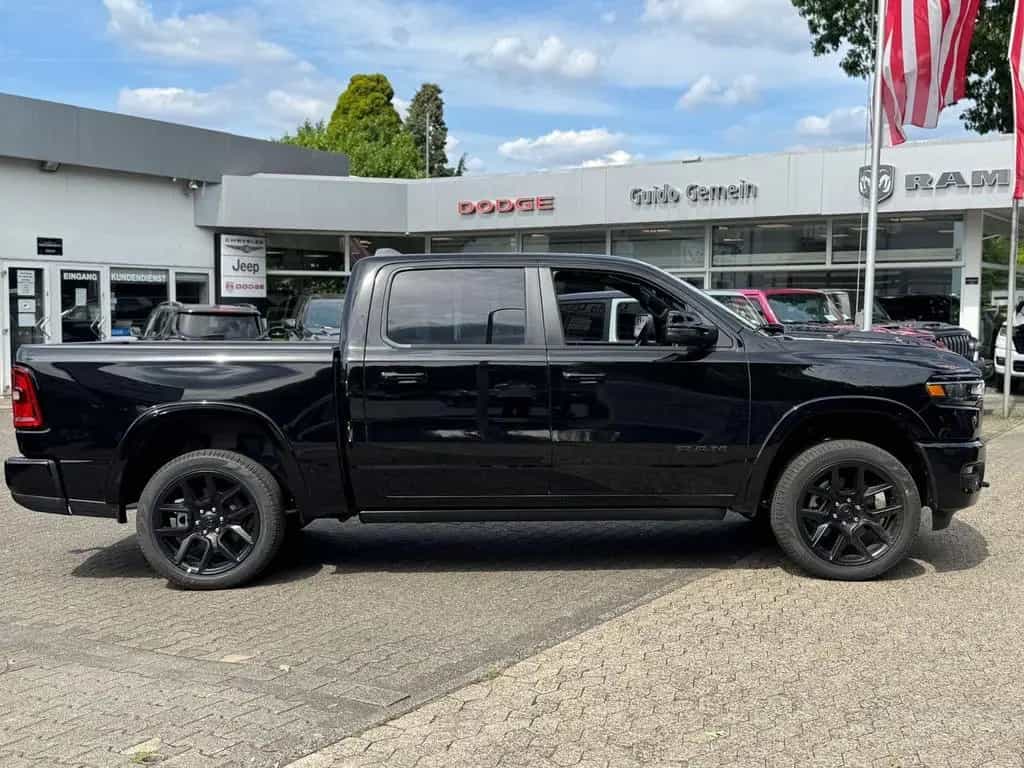 Dodge RAM 1500 Laramie Night + Luftfederung + elektr. 09/2025-photo-3