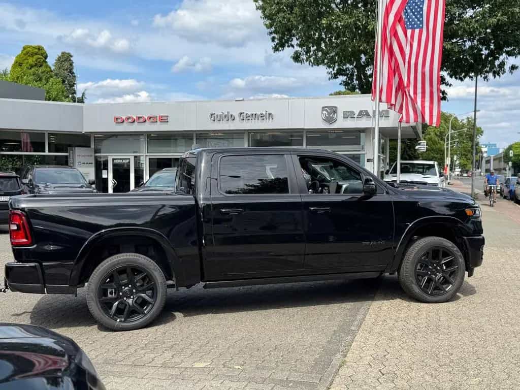 Dodge RAM 1500 Laramie Night + Luftfederung + elektr. 09/2025-photo-4