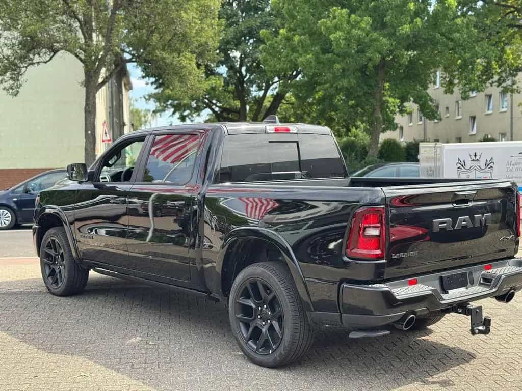 Dodge RAM 1500 Laramie Night + Luftfederung + elektr. 09/2025-photo-8