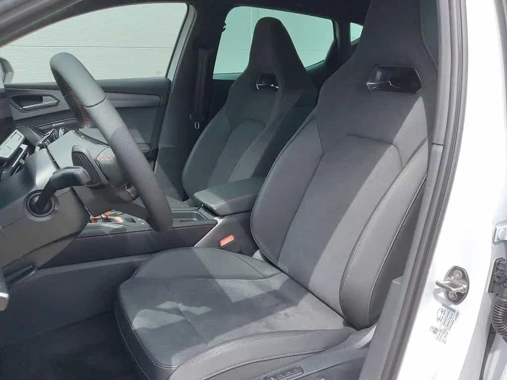 Cupra Leon 1.5 eTSI DSG Edge Dynamic Sennheiser LED AU 11/2025-photo-11