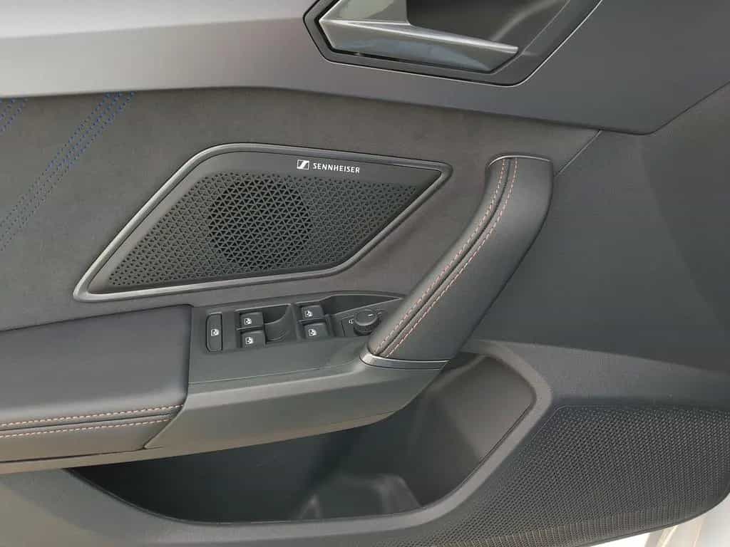 Cupra Leon 1.5 eTSI DSG Edge Dynamic Sennheiser LED AU 11/2025-photo-15