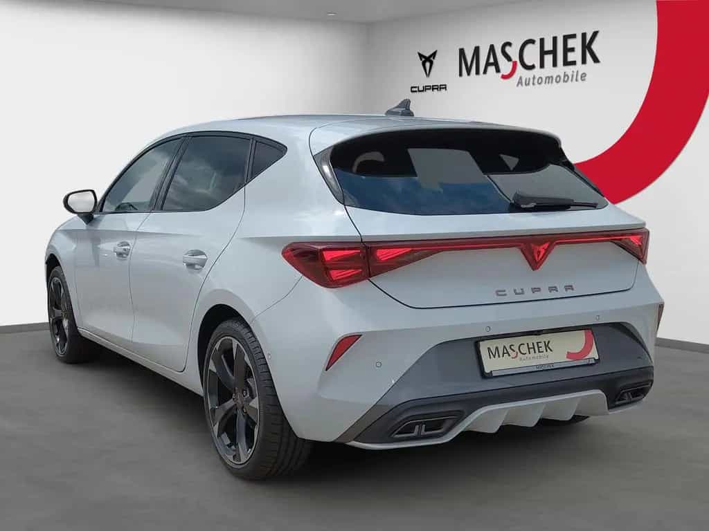 Cupra Leon 1.5 eTSI DSG Edge Dynamic Sennheiser LED AU 11/2025-photo-3