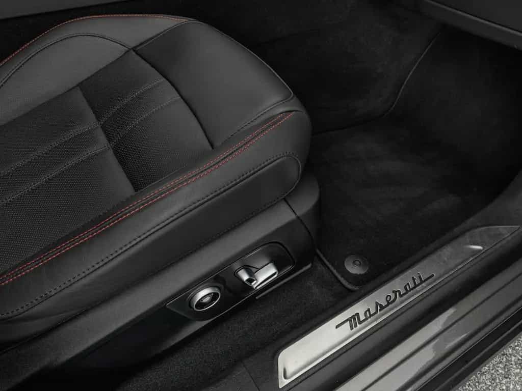 Maserati Levante Modena S 1.HAND + PANO + MY23 01/2023-photo-16