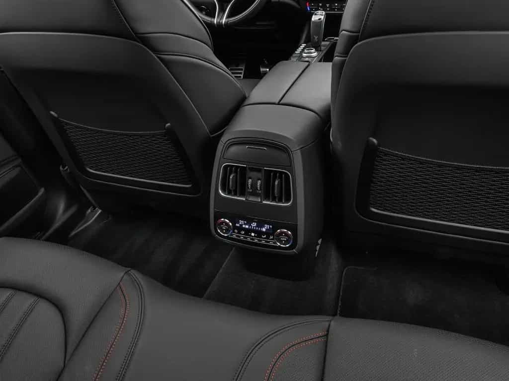 Maserati Levante Modena S 1.HAND + PANO + MY23 01/2023-photo-21