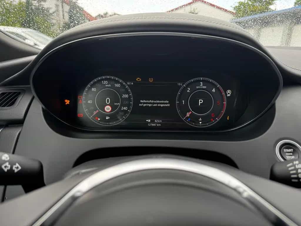 Jaguar E-Pace R-Dynamic SE AWD D240 Pano LED DAB ACC 11/2018-photo-11