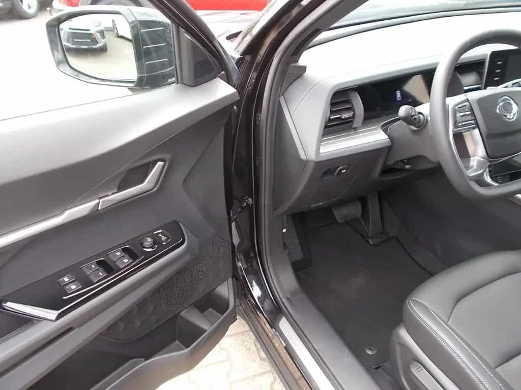 Ssangyong Torres Dream, Leder, Alu 18", SHZ, el.Heckklappe 06/2025-photo-14