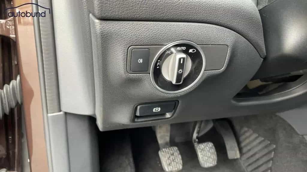 Mercedes-Benz GLA 180 Urban Alu NBA PDC Shz 10/2016-photo-11