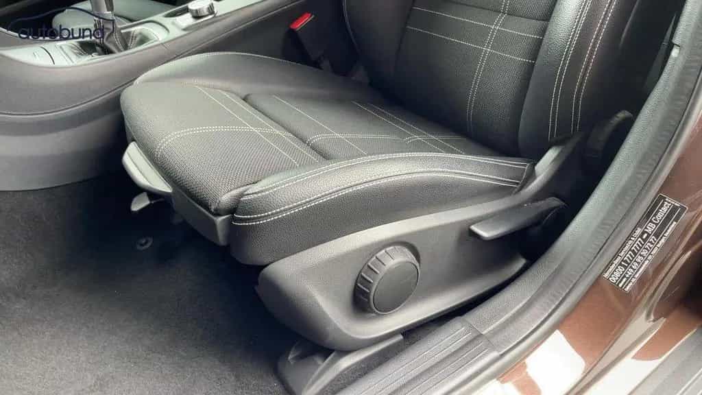 Mercedes-Benz GLA 180 Urban Alu NBA PDC Shz 10/2016-photo-12