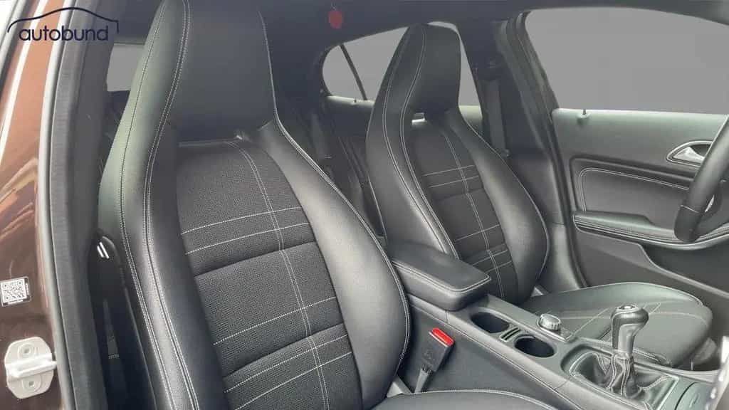 Mercedes-Benz GLA 180 Urban Alu NBA PDC Shz 10/2016-photo-14