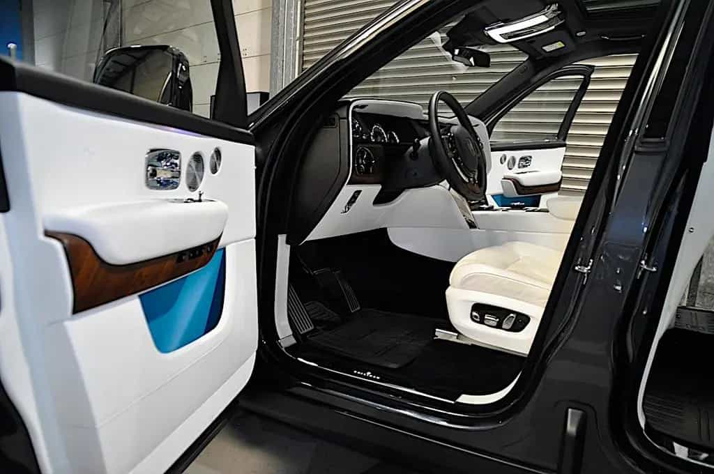 Rolls-Royce Cullinan - 4 SITZE-PANORAMA-ENTERTAINMENT 10/2020-photo-10