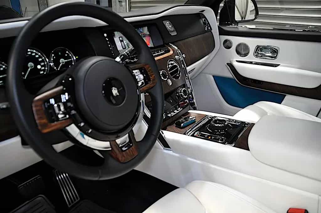 Rolls-Royce Cullinan - 4 SITZE-PANORAMA-ENTERTAINMENT 10/2020-photo-15