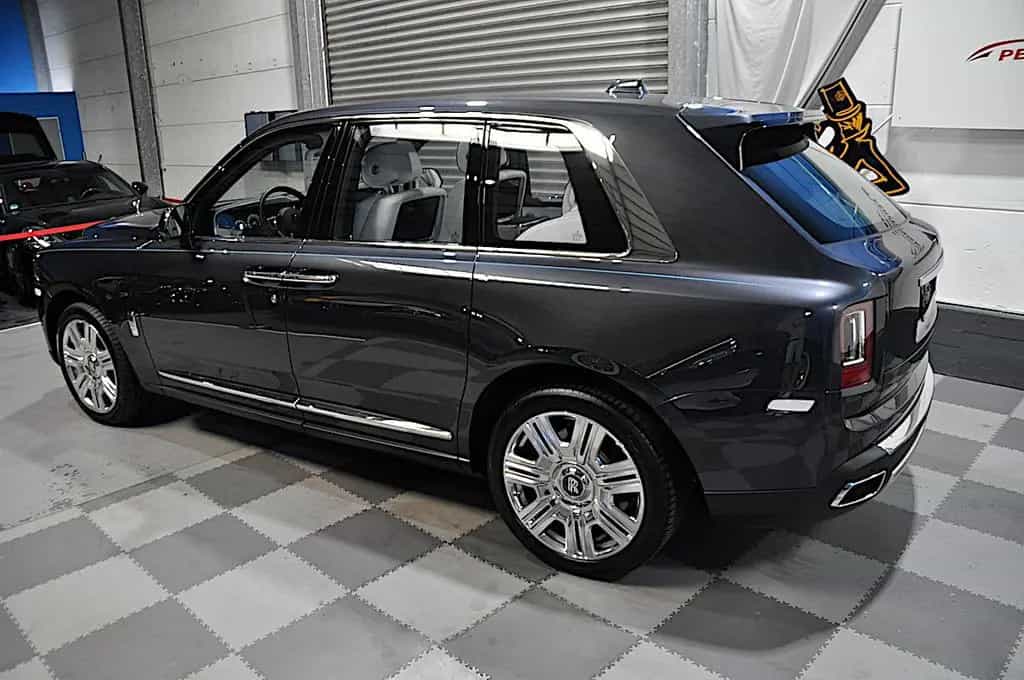 Rolls-Royce Cullinan - 4 SITZE-PANORAMA-ENTERTAINMENT 10/2020-photo-17