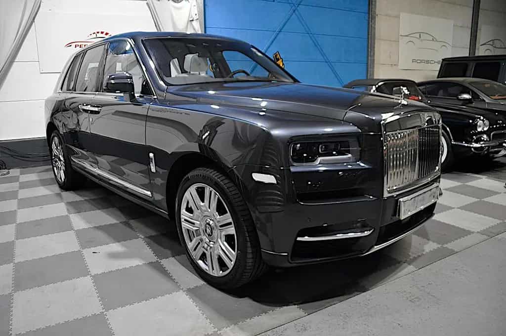 Rolls-Royce Cullinan - 4 SITZE-PANORAMA-ENTERTAINMENT 10/2020-photo-2