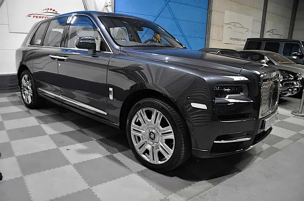 Rolls-Royce Cullinan - 4 SITZE-PANORAMA-ENTERTAINMENT 10/2020-photo-4