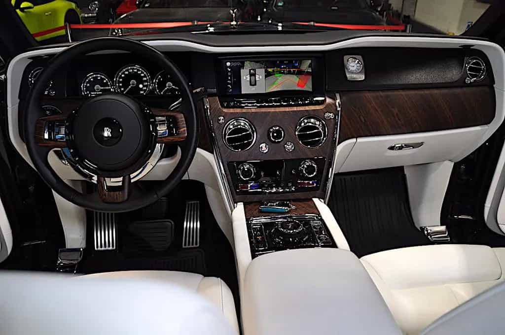 Rolls-Royce Cullinan - 4 SITZE-PANORAMA-ENTERTAINMENT 10/2020-photo-5