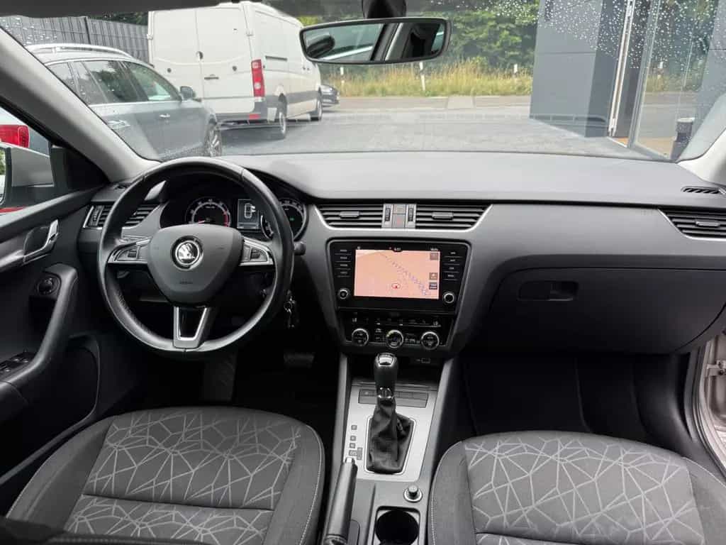 Skoda Octavia Lim. 1.8 TSI Clever NAVI DSG LED 1 HAND 05/2018-photo-10
