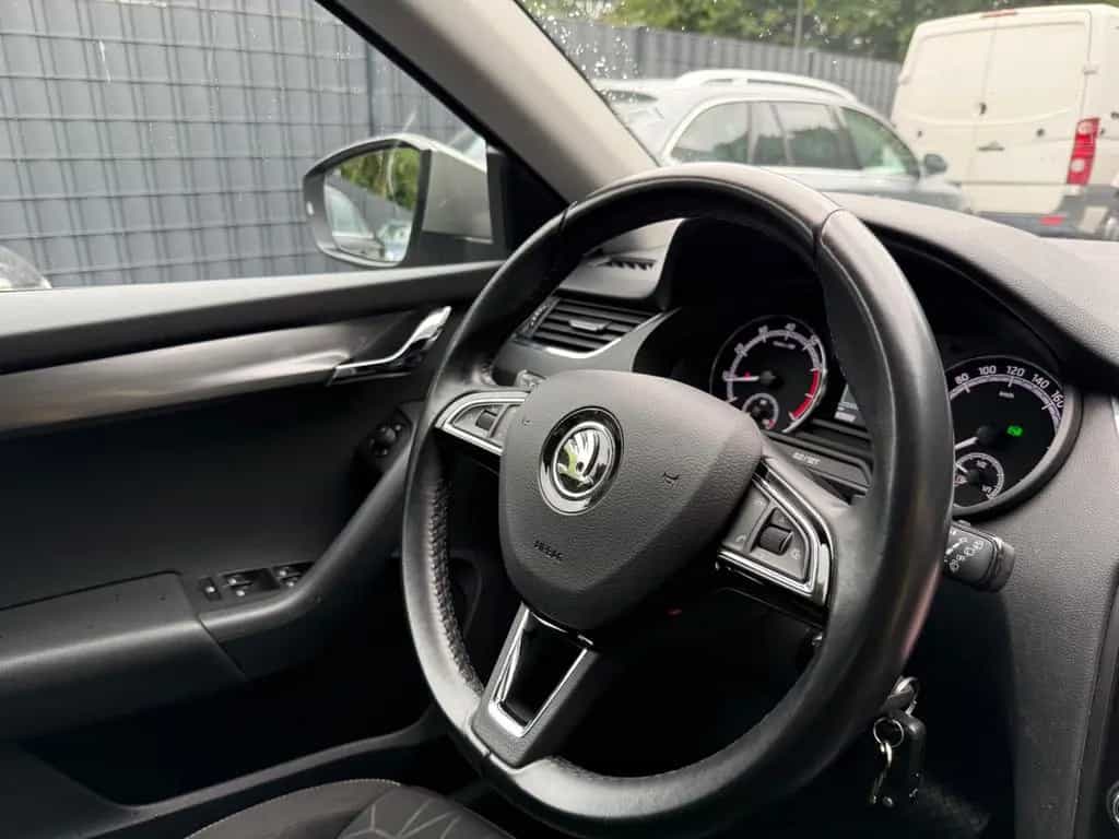 Skoda Octavia Lim. 1.8 TSI Clever NAVI DSG LED 1 HAND 05/2018-photo-13