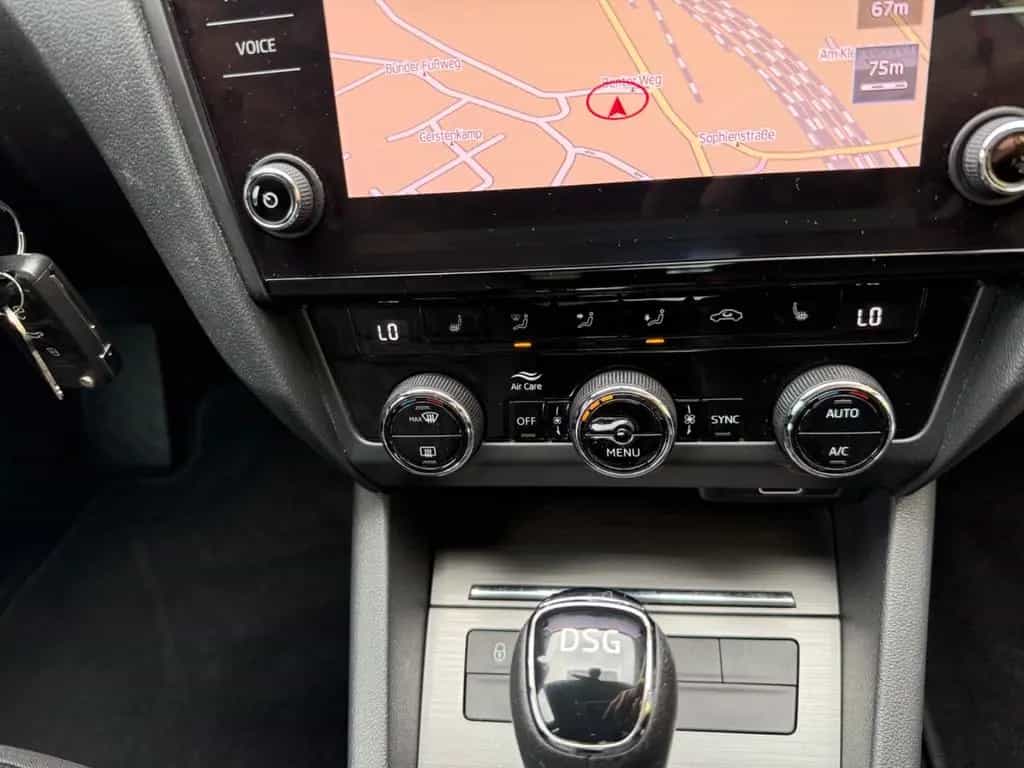 Skoda Octavia Lim. 1.8 TSI Clever NAVI DSG LED 1 HAND 05/2018-photo-15