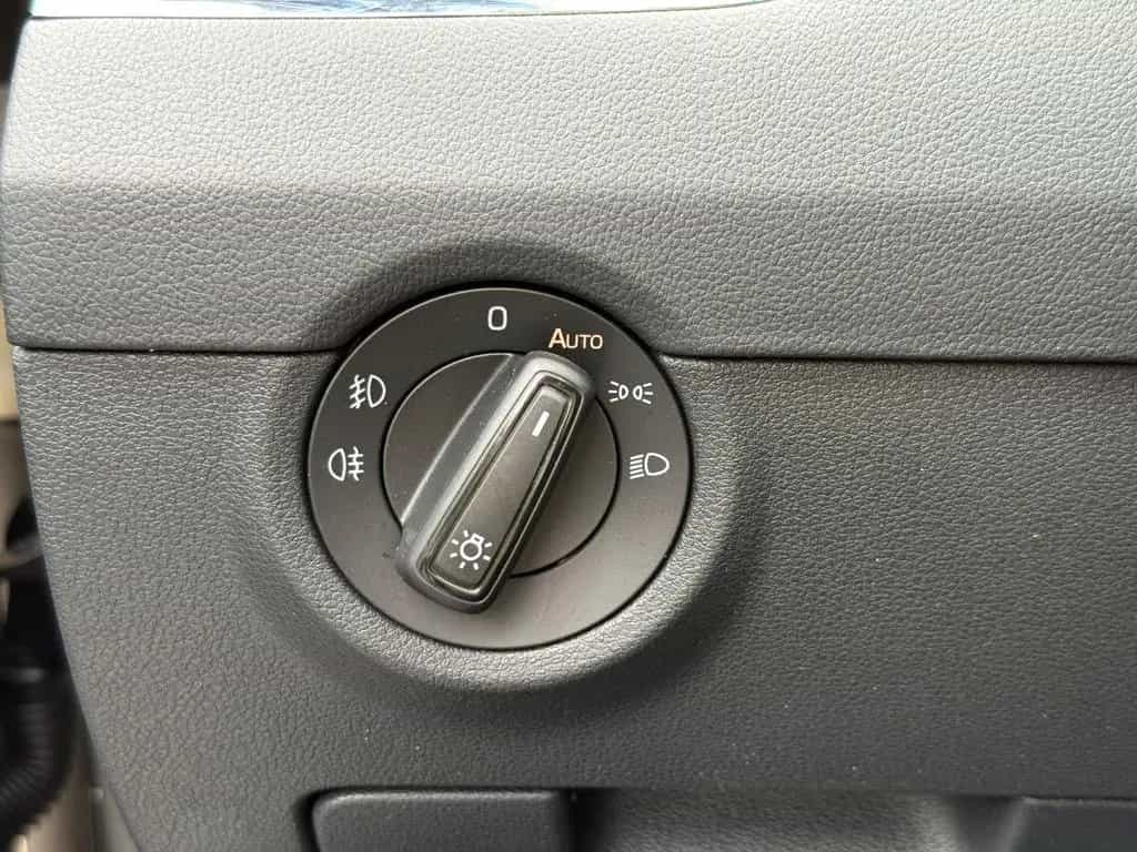 Skoda Octavia Lim. 1.8 TSI Clever NAVI DSG LED 1 HAND 05/2018-photo-20