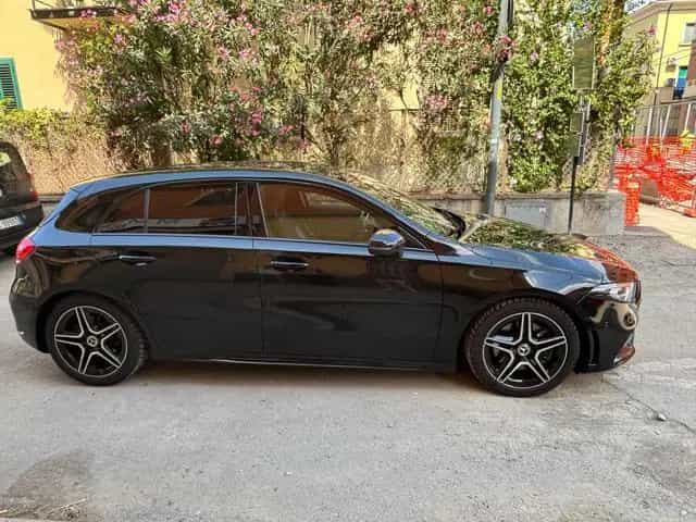 Mercedes-Benz MERCEDES-BENZ A 220 Automatic Premium AMG NighEd 04/2019-photo-2