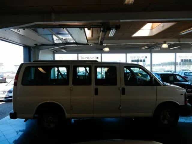 Chevrolet Express Passenger Van 4,3L V6 Base Wohnmobil 06/2003-photo-3