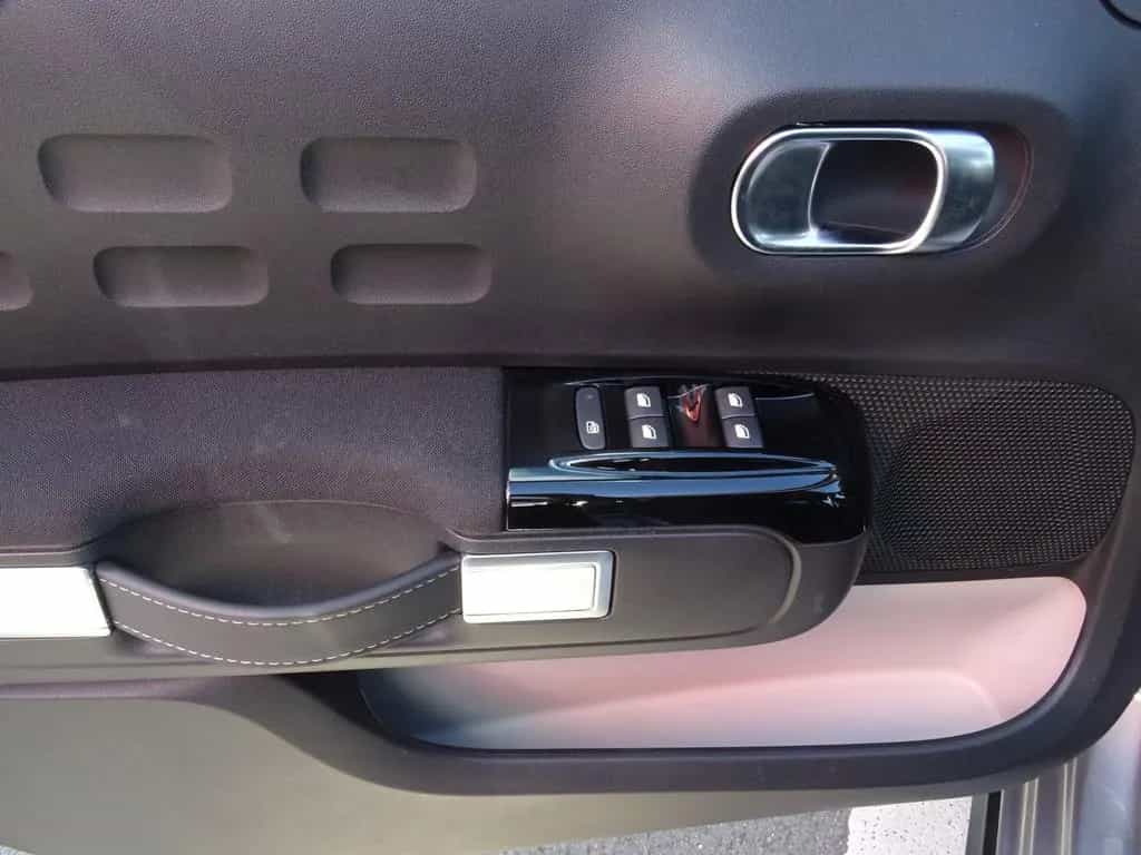 Citroën C3 1.2 Max*LED*DAB*NAVI*RFK*GJR*CONNECT APP*TEMP 05/2024-photo-9