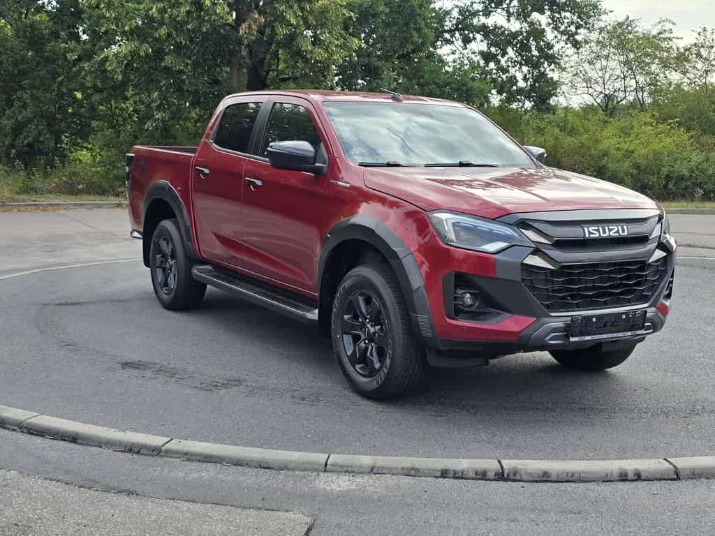 Isuzu D-Max V-Cross im Vorlauf 25er Modell null-photo-2