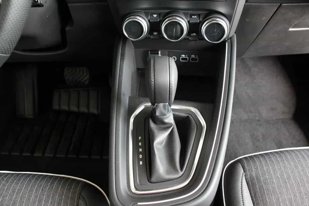 Mitsubishi Colt 1.6 HEV Diamond/TOP 03/2024-photo-21