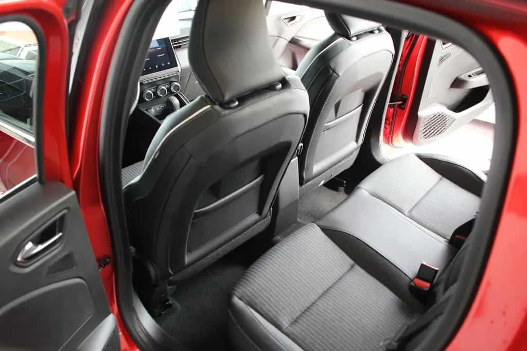 Mitsubishi Colt 1.6 HEV Diamond/TOP 03/2024-photo-9