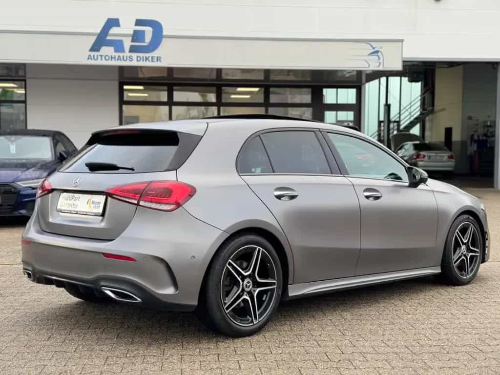 Mercedes-Benz A 200 AMG Line Night-Paket Designo Magno 11/2019-photo-4