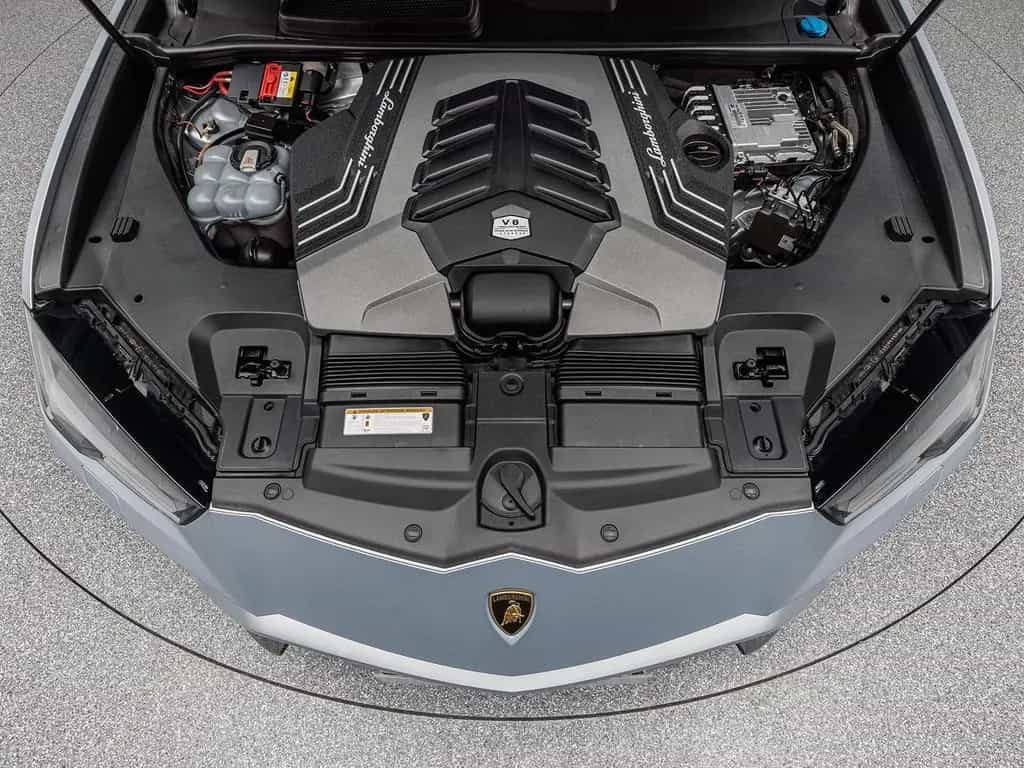 Lamborghini Urus 07/2020-photo-18