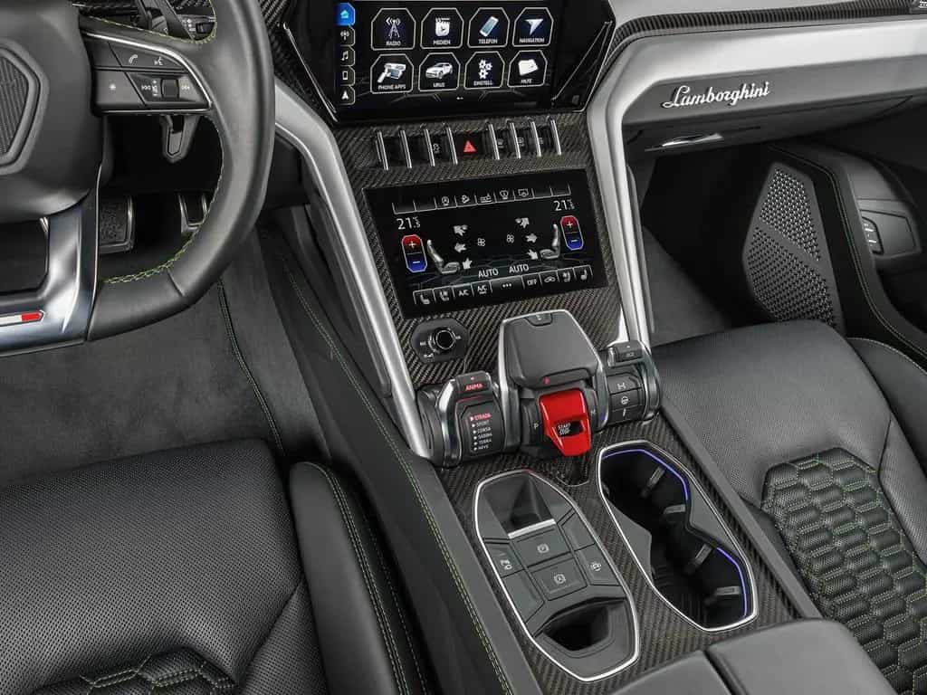 Lamborghini Urus 07/2020-photo-7