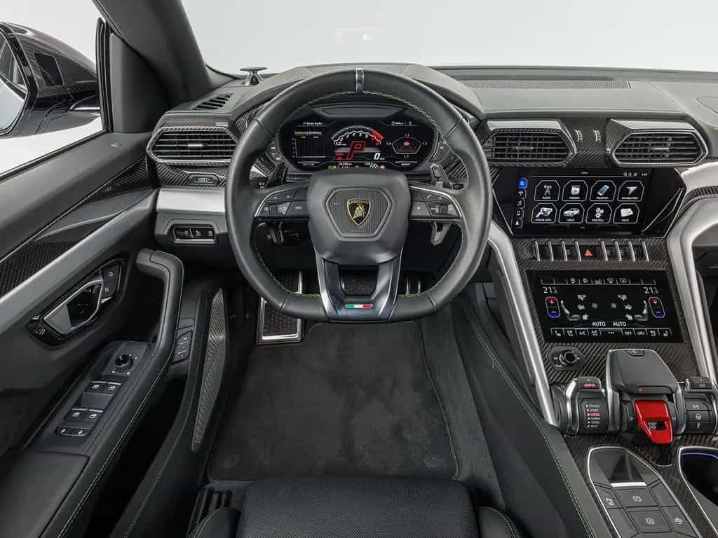 Lamborghini Urus 07/2020-photo-8