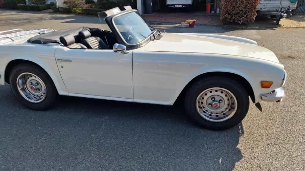 Triumph TR6 09/1976-photo-13