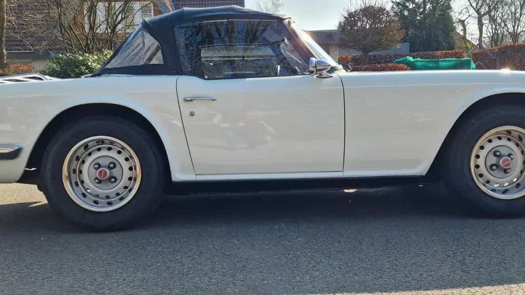 Triumph TR6 09/1976-photo-5