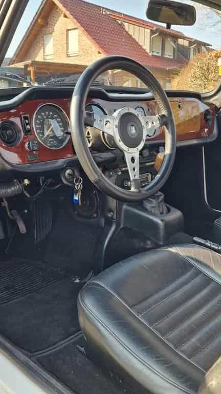 Triumph TR6 09/1976-photo-7