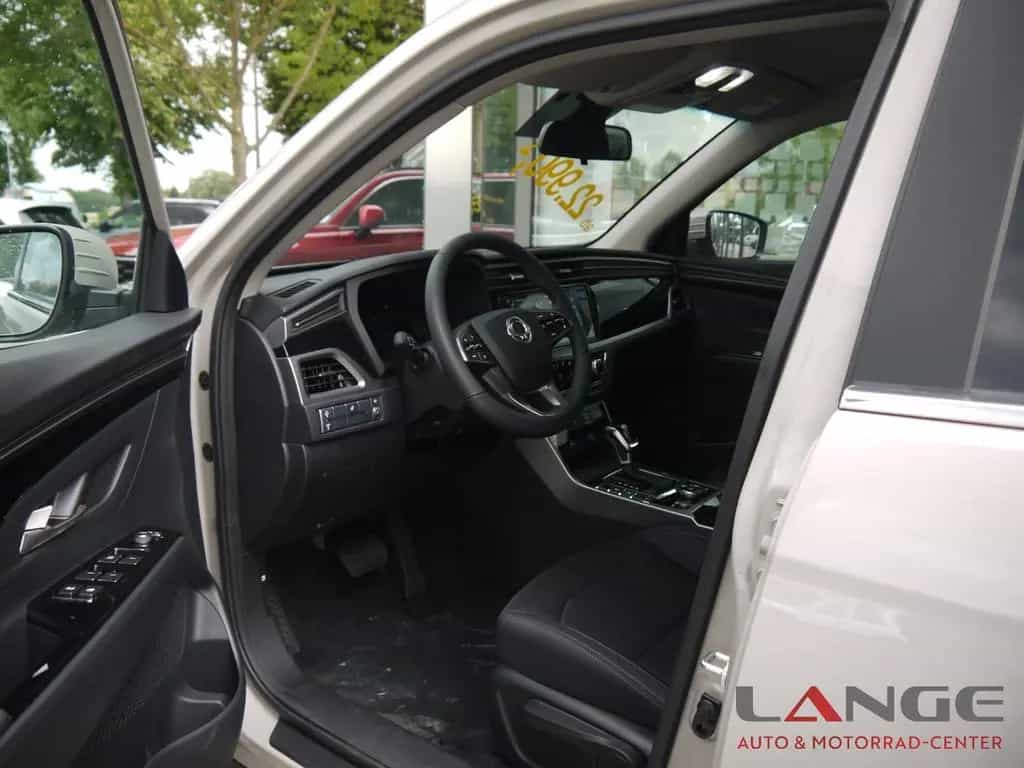 KGM Korando 1.5 T-GDi Nomad Automatik Navi SHZ Temp null-photo-8